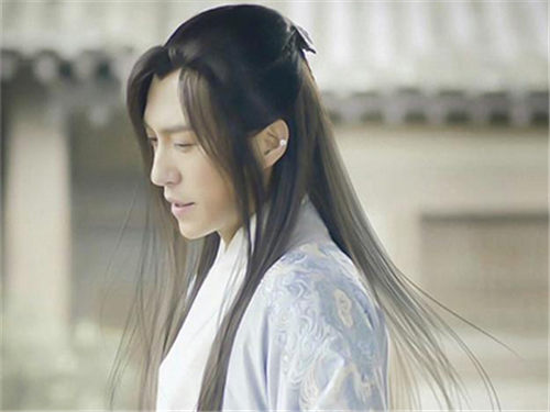 “靳東經(jīng)紀(jì)公司”/