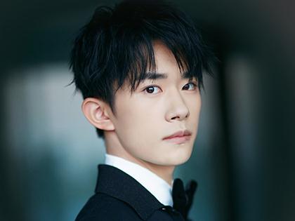 經(jīng)紀(jì)公司曝綜藝主創(chuàng)影響力榜單:易烊千璽領(lǐng)跑,楊冪沖至次席